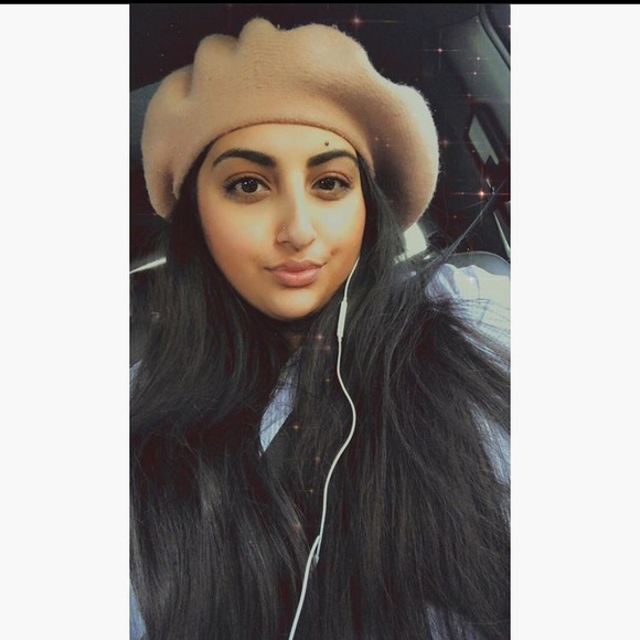 Beret - Picture 2 of 6